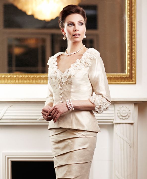 Flattering Lady Mother Of The Bride Dresses 2017 Suit With Jacket Knee