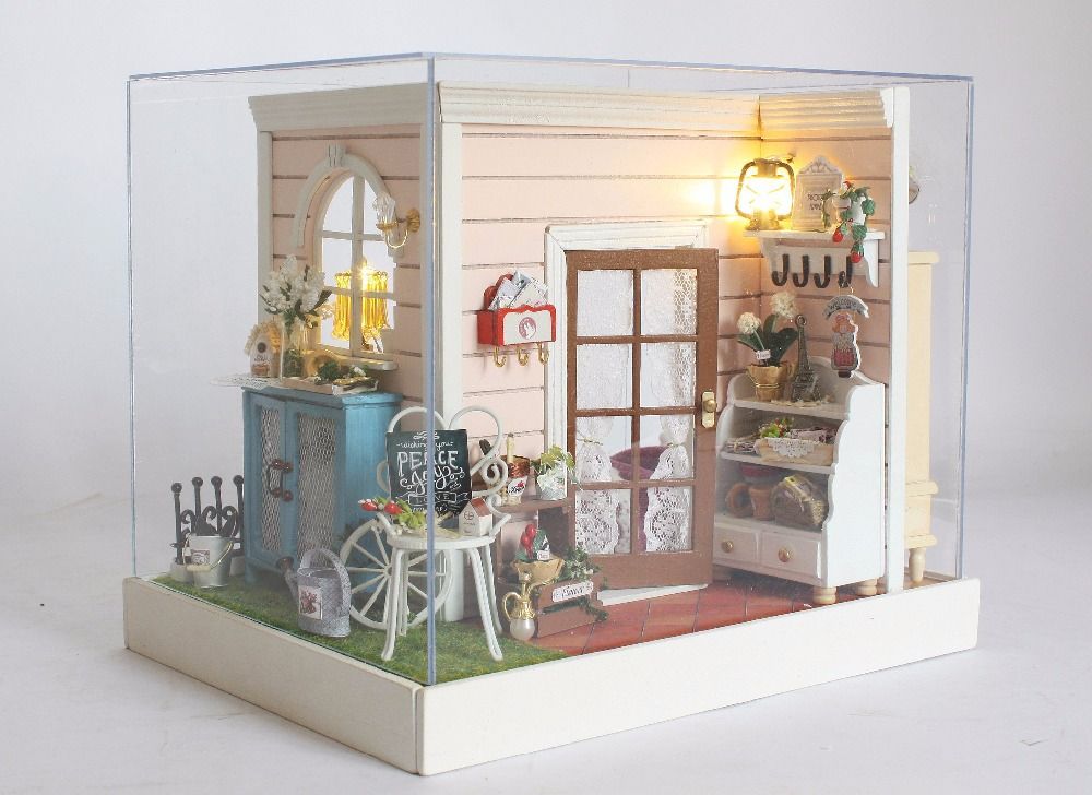 Building model doll houses Building model doll houses