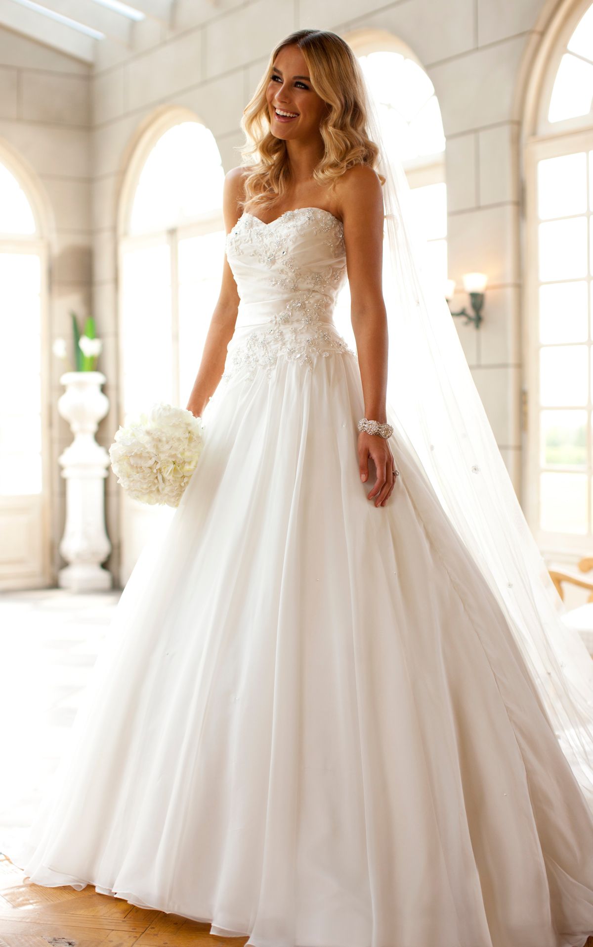 2016 Stella York Cheap Wedding Dresses With Free Veil Sweetheart Neck 2016 Stella York Cheap Wedding Dresses With Free Veil Sweetheart Neck