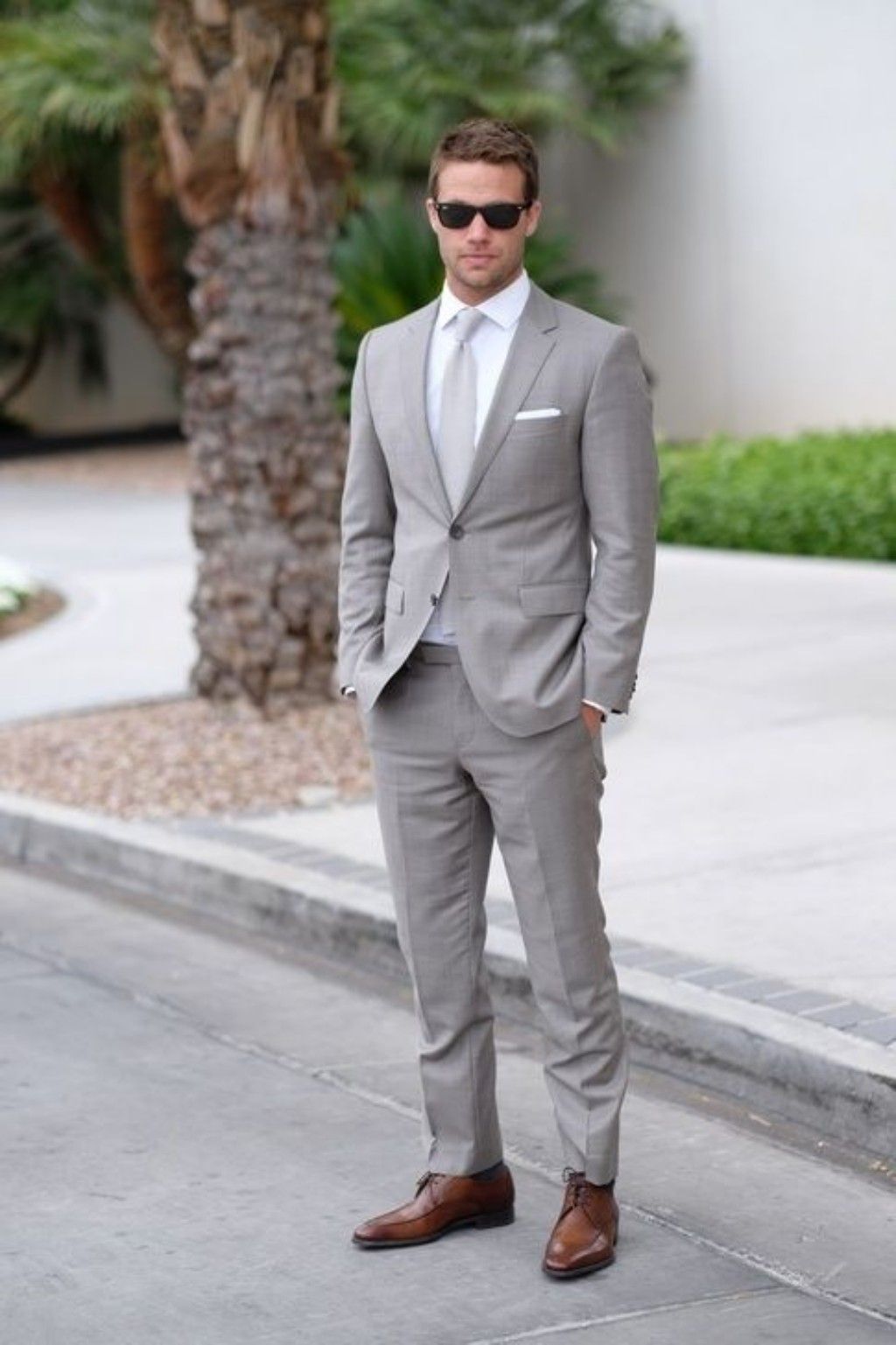 Light Gray Wedding Mens Suits Slim Fit Bridegroom Tuxedos Men Two Pieces Groomsmen Suit Cheap
