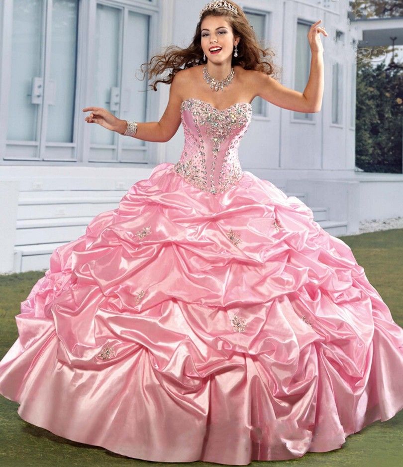 2016 New Princess Quinceanera Dresses Sweetheart Crystal Beads Ruffles