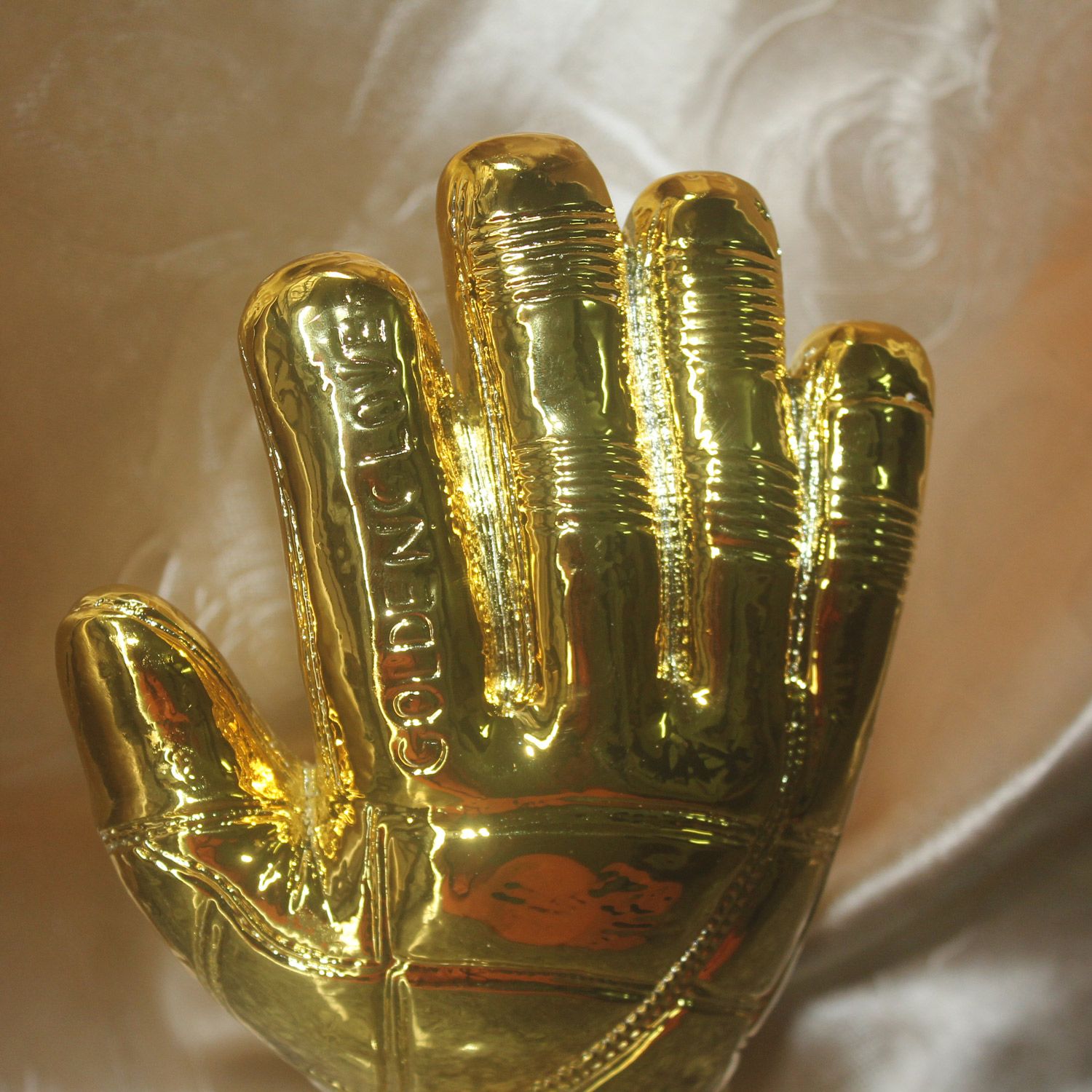 Online Cheap Soccer Football Resin Goalkeeper Golden Glove Award World