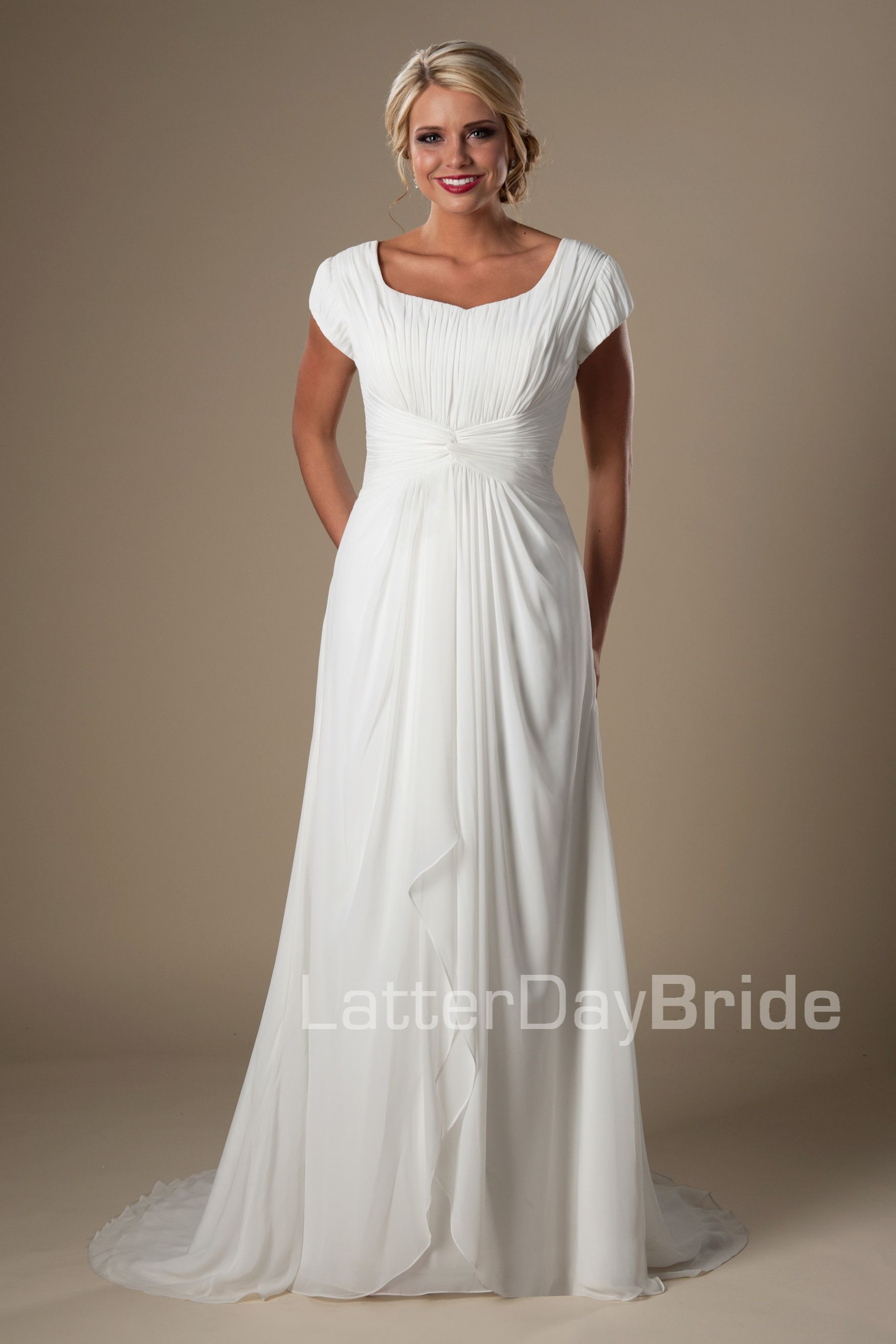 Ivory Ruched Chiffon Modest Beach Wedding Dresses 2016 With Cap Sleeves