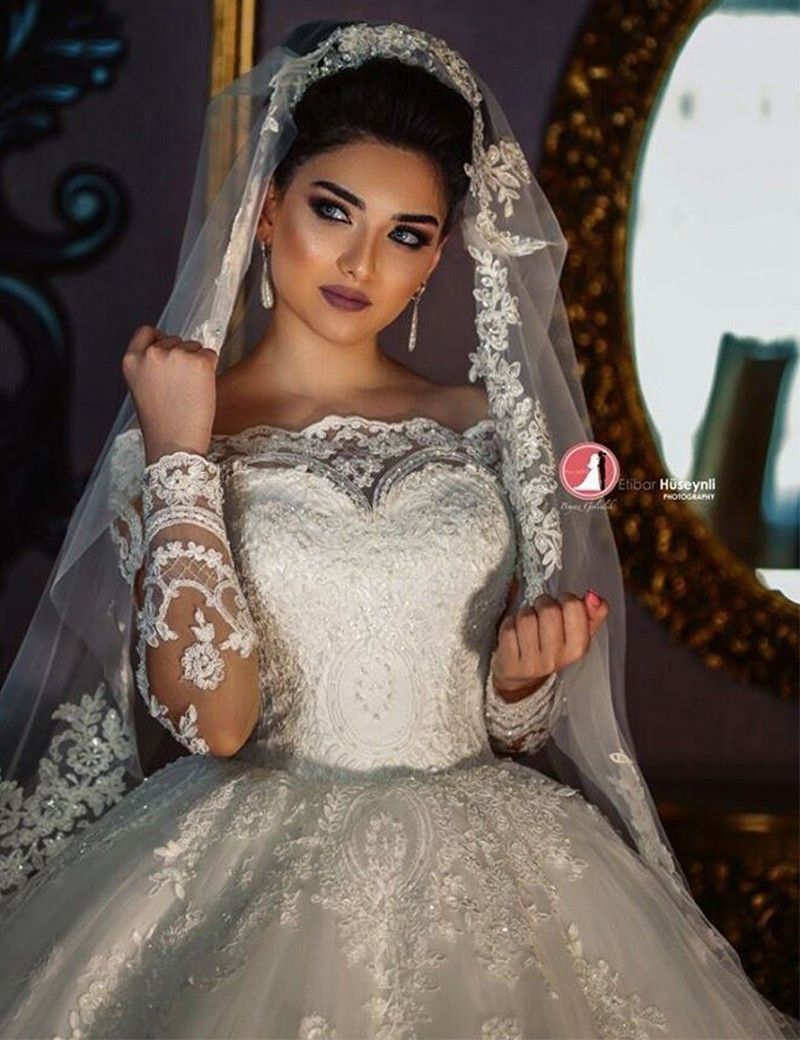 Victorian Islamic Muslim Ball Gown Wedding Dresses 2017 Off Shoulder Long Sleeves Lace Appliques