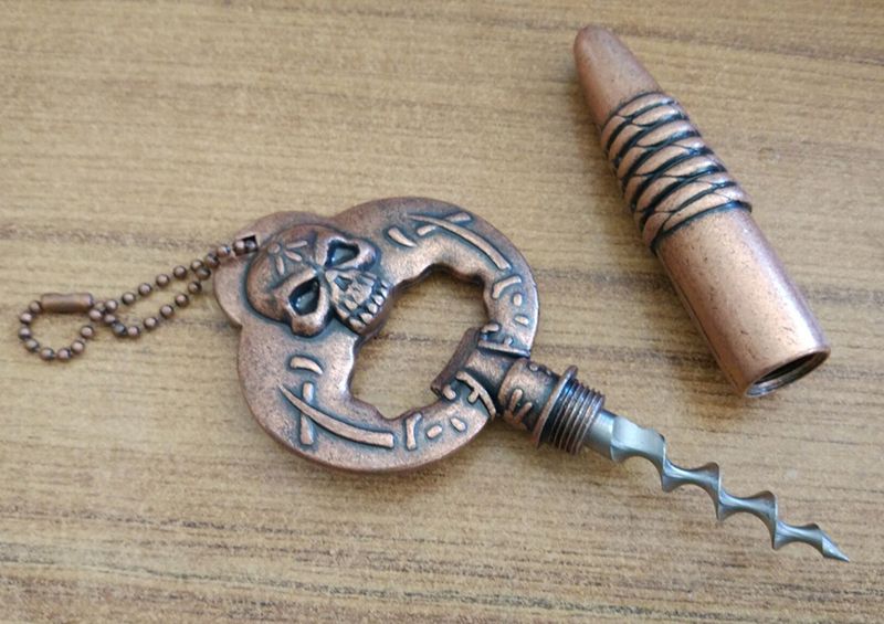 2017 Novelty Bronze Bottle Opener And Wine Corkscrew Opener Keychain