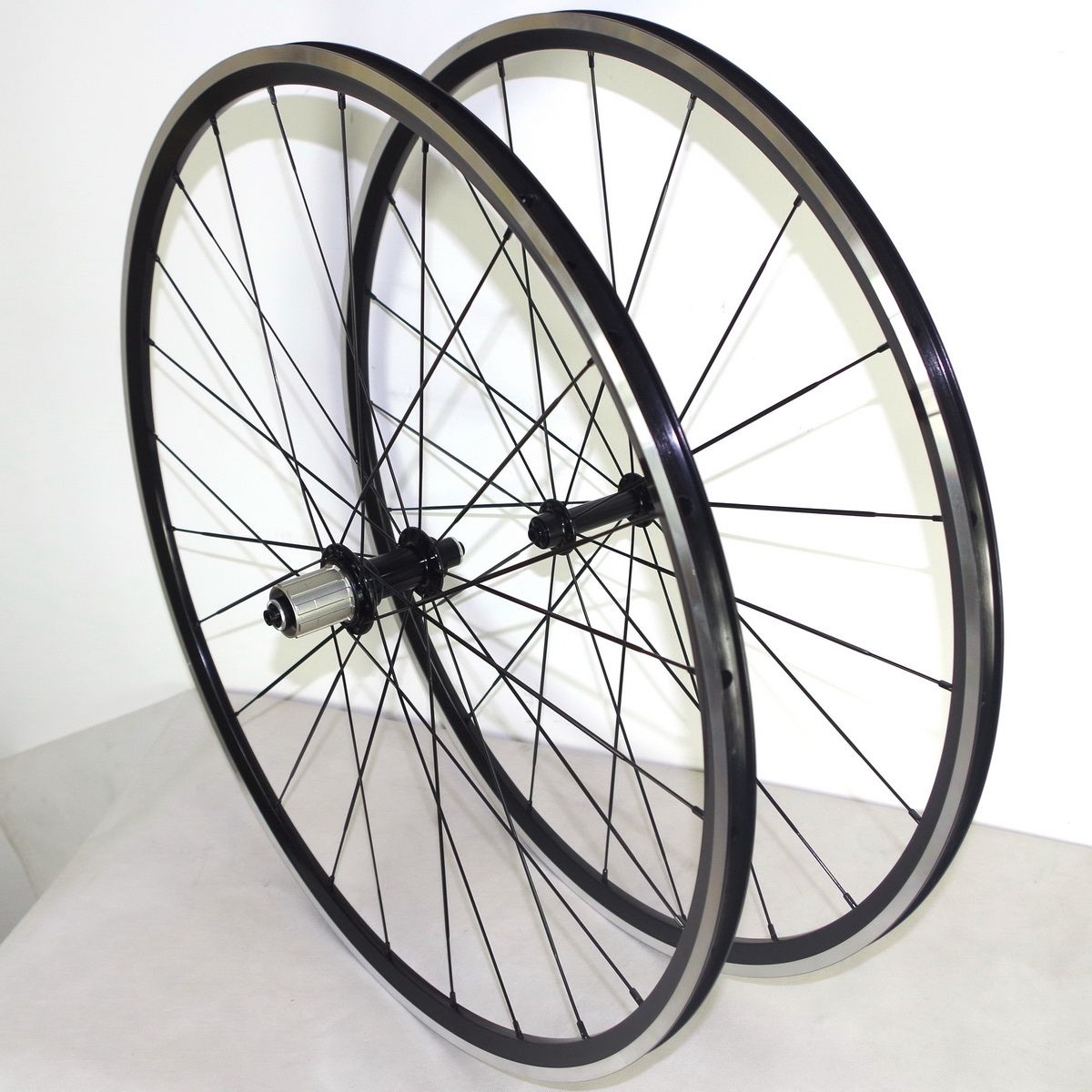 Super Light 700c Road Bike Alloy Wheels 20mm Width Bicyle Wheels