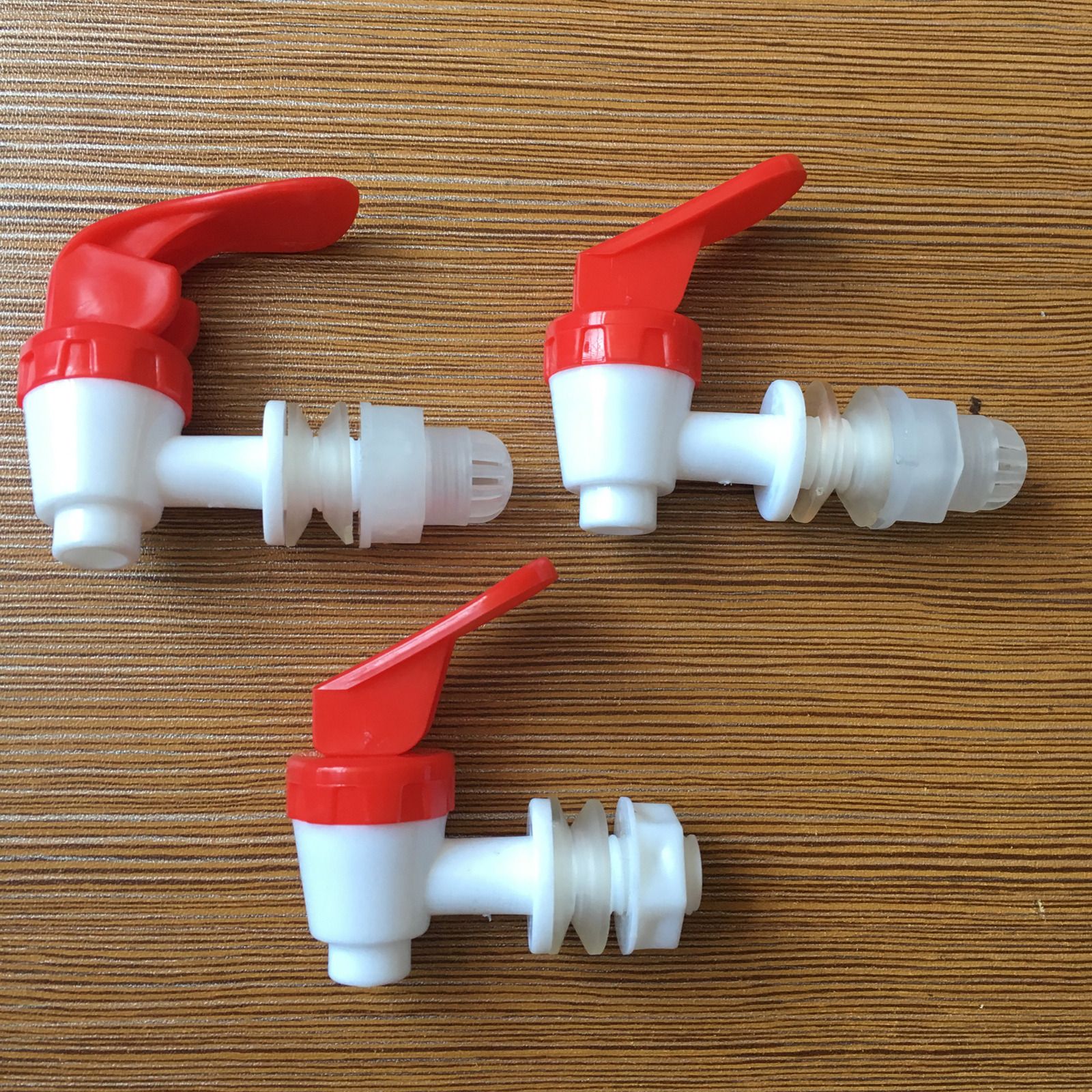 2017 Plastic Faucets Wine Bottle Faucets Water Purifier Faucets Cask