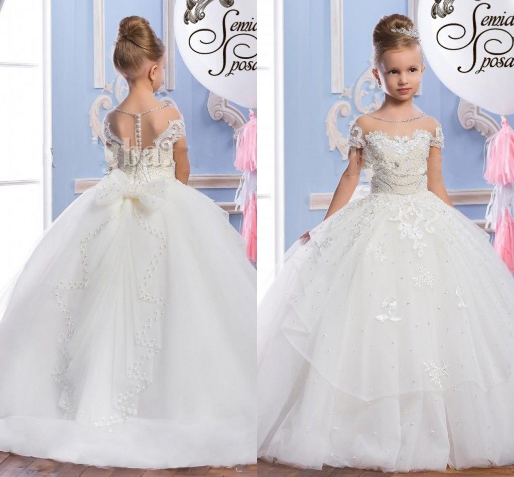 2017 New Flower Girls Dresses For Wedding Lace Appliques Pearls Beaded Ball Gown Bow Sheer Floor