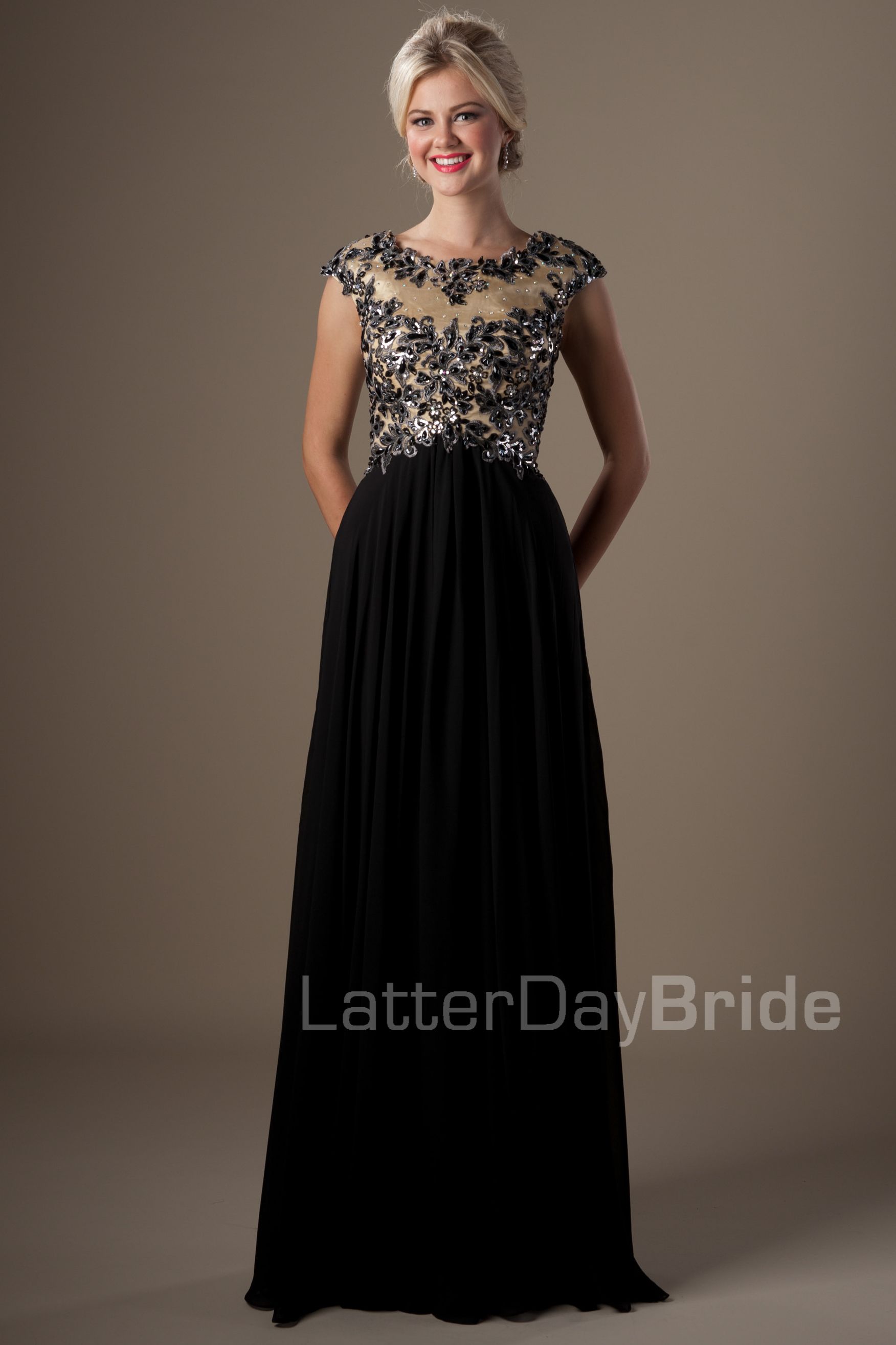 Crystal Black Chiffon Modest Prom Dresses With Cap Sleeves A line Floor shein-mod-top-de-tirantes-unicolor-bajo-asim-trico-stilvolle-outfits