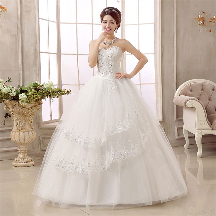 2016 Elegant Victorian Ball Gown Wedding Dresses Beaded Lace Applique