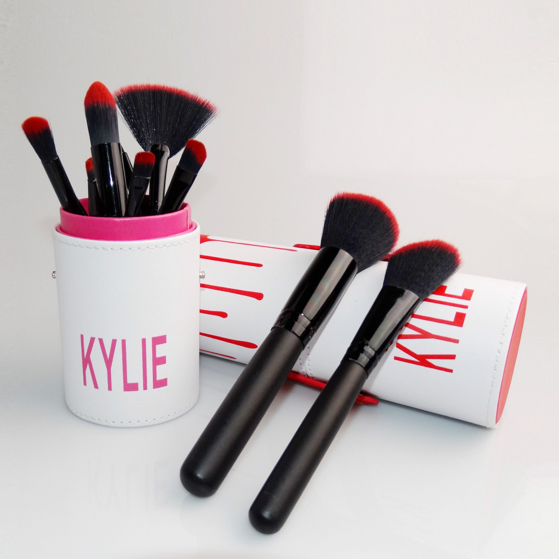 Kylie Makeup Brush Cosmetic Foundation BB Cream Powder Blush Makeup