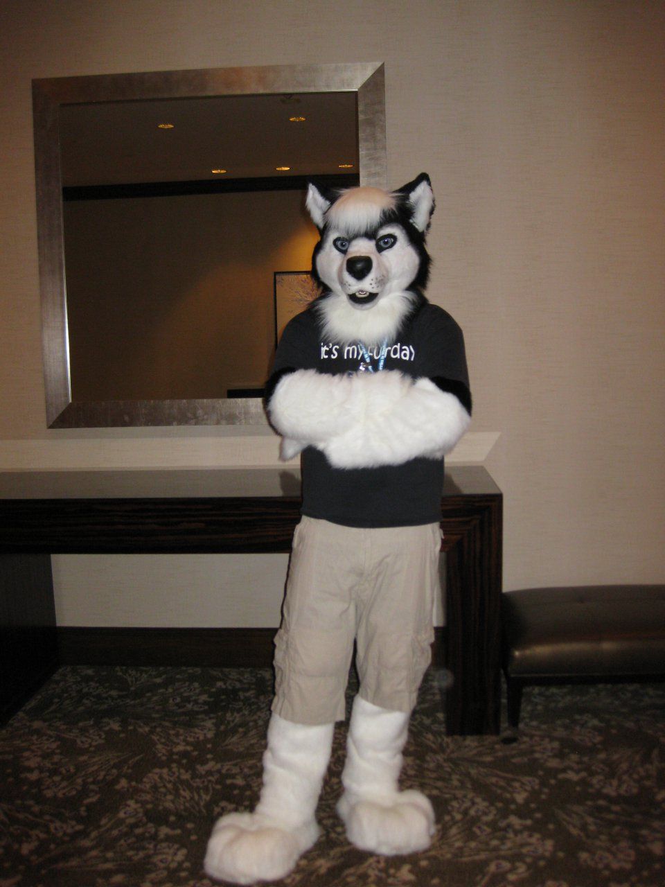 Oisk Professional Fursuit Husky Rain Wolf Mascot Costumes Outfits Adult Character Fancy Dress