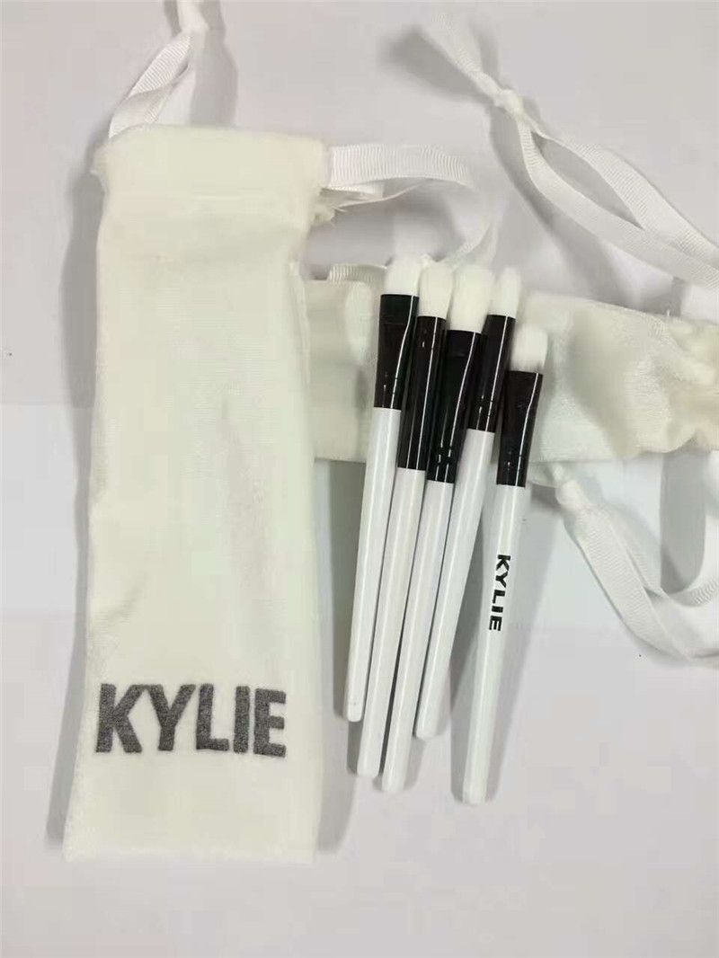 2016 Kylie Jenner Holiday Edition Limited Edition Brush Makeup Brush