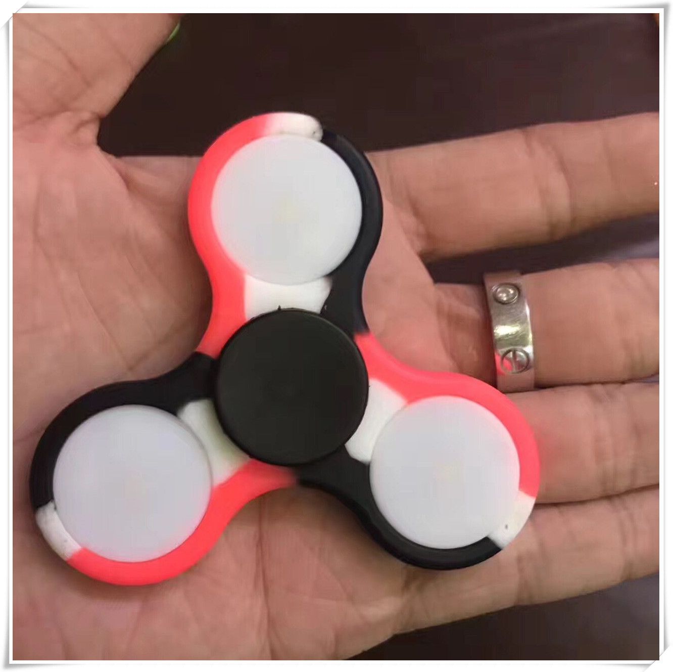 Nice Design Silicon Light Fidget Spinner Classic Toys Spinning Top Hand