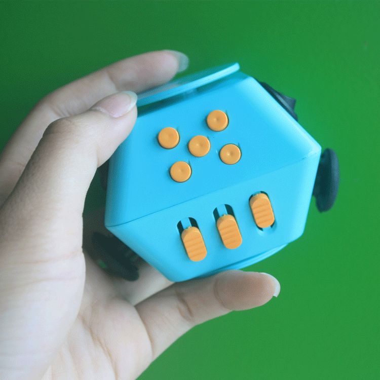 o2 fidget spinner cube