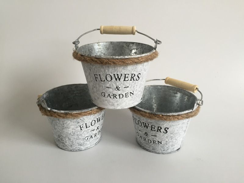 2017 Wholesale D10*h8cmD4*h3.15inch Metal Buckets Garden Pail Antique White Color Metal Flower