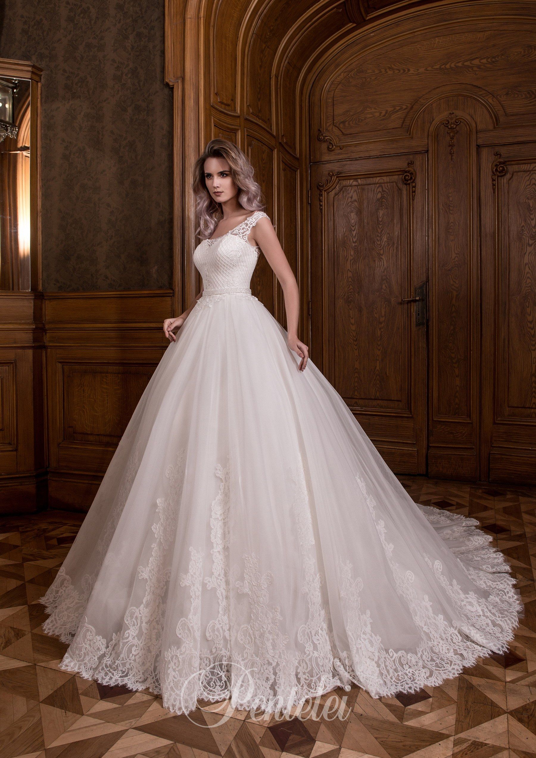 Wedding Dresses Saudi Arabia 2017 Pentelei with Scoop Neck And Backless