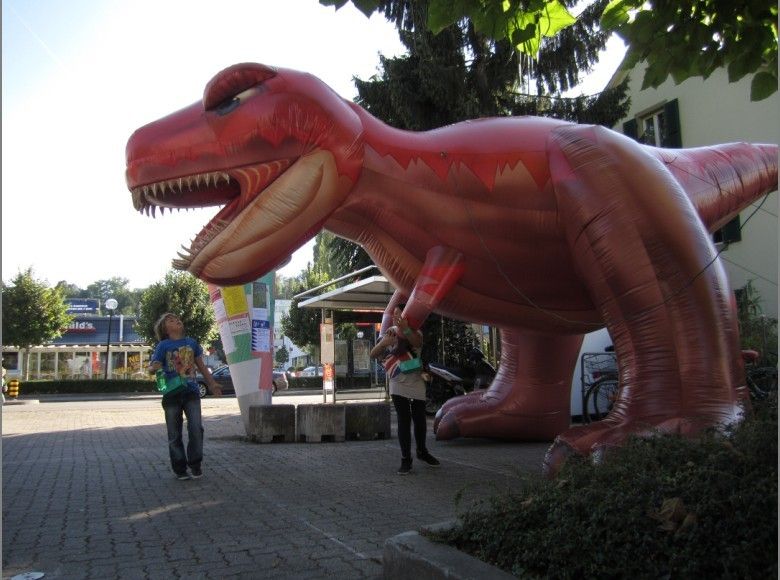 giant inflatable t rex