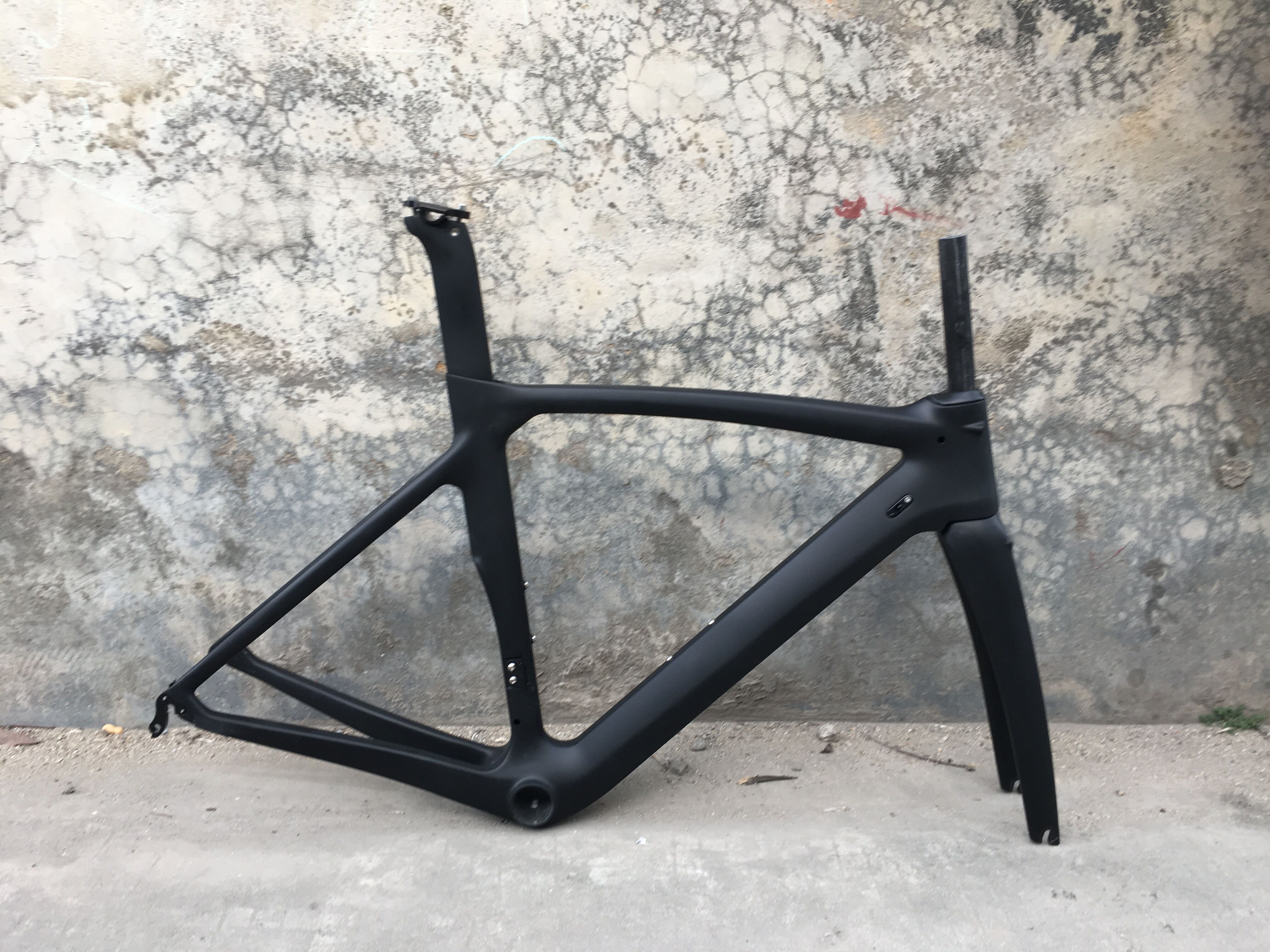 Taiwan Made High Quality Newest In 2017 With Bb386 T1100 Ud Road Bike