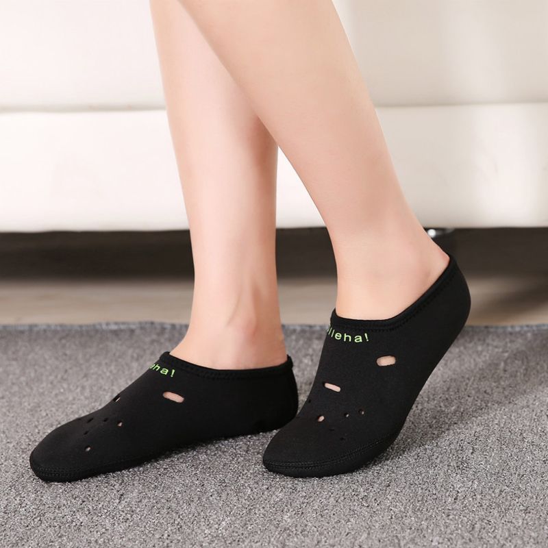 2017 Indoor Socks For Women Neoprene Keep Warm Feet Shoes Cover Fitness