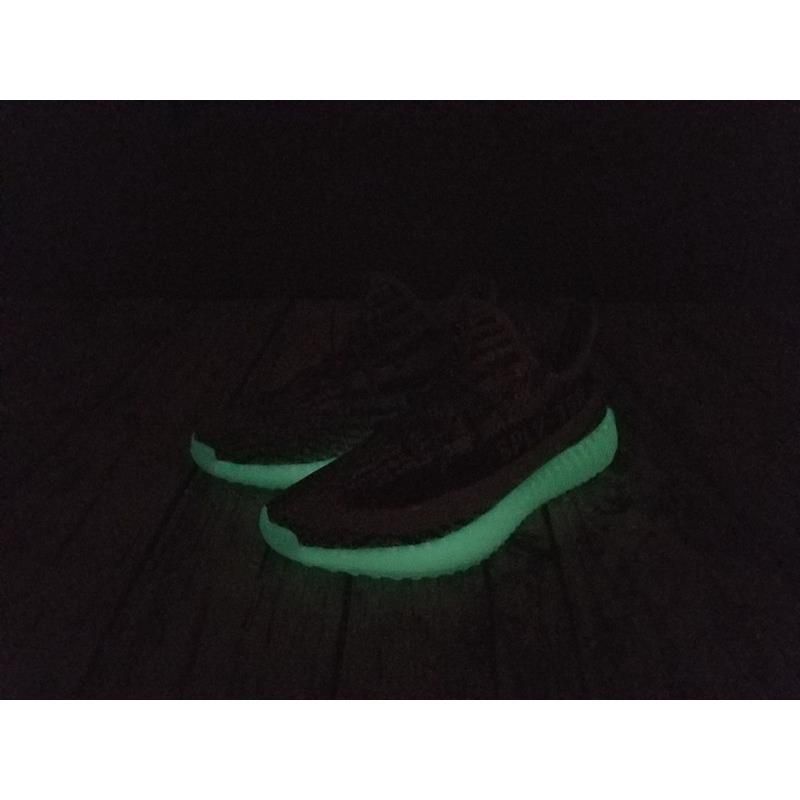 Detailed Imgaes of ADIDAS Yeezy 350 Boost V2 BB1829