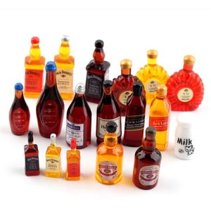 1/12 Casa de muñecas Comida en miniatura Mini botella de resina Simulación Bebidas de vino Modelo Juguetes Casa de muñecas Accesorios de cocina 210929