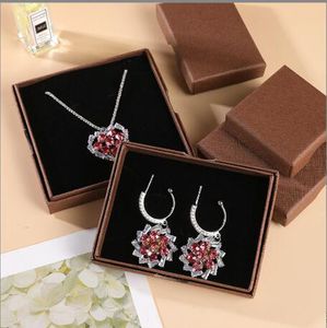 1.5 cm Mince Brun Bijoux Coffrets Cadeaux pour Colliers Boucle D'oreille Anneau En Vrac Cadeau Boîte Éponge Rempli pour Noël Cadeau Cas