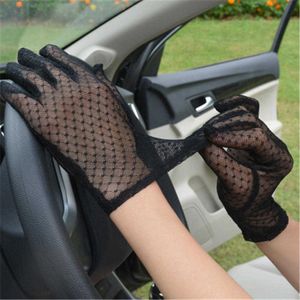 1 par nuevos guantes de verano mujeres sexy malla de encaje negro guantes de conducción anti uv protector solar dedo completo elegante dama guantes de baile caliente Y0827