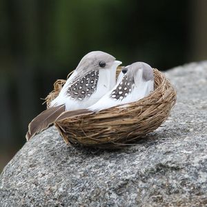 1 Juego de pájaros emplumados realistas con nido de huevo, artesanía Artificial para fiestas en el jardín, decoración de césped, adorno para el hogar y el coche 220721