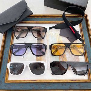 10 % de descuento en gafas de sol nuevas para hombres y mujeres de diseñador de lujo 20 % de descuento en estilo familiar creador de tendencias en moda conductor conduciendo sapo delgado masculino 22 años