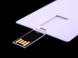 100 pièces 128MB256MB512MB1GB2GB4GB8GB16GB carte de crédit clé USB 20 mémoire Flash clé USB bâton blanc costume blanc pour Logo Pri2240580