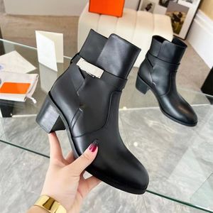 10a rétro Mirror Quality Designer Sac Hoe Boot Femmes Lipper Real Leather Hogh Heel Black Martin Deert Boot Claic FaHion Outole Shoe avec boîte