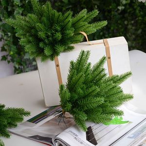 10 Uds agujas de pino artificiales rama navidad simulación planta verde arreglos florales accesorios para árboles de Navidad flores decorativas