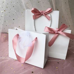 10 unids Bolsa de regalo Bolsa de papel presente con cinta Paquete de boda Caja Favores Bolsas de fiesta de cumpleaños / Pijamas Ropa Peluca Embalaje 240322