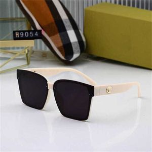 12% de réduction sur la vente en gros de lunettes de soleil nouvelles lunettes de soleil en nylon pour femmes édition coréenne produits pointus lunettes de conduite même style droit