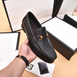 Diseñador Italiano Marca de lujo Zapatos de hombre de gamuza Mocasines de diseño sin cordones Zapatos de cuero nobuk de alta calidad hechos a mano Punta estrecha Suela gruesa