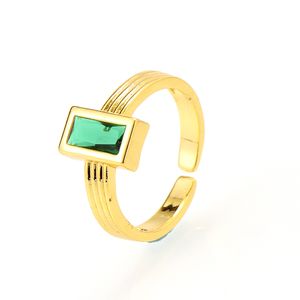 Anillo con acabado en oro amarillo de 14 quilates Anillos de compromiso con solitario de peridoto de corte esmeralda de 2,10 quilates Diamante simulado Halo Art Deco