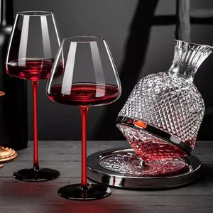 1500 ml, le décantateur de vin rouge haut de gamme est fait de matériau en cristal en verre et tourne à 360 degrés pour accélérer la vitesse de décantation 240325