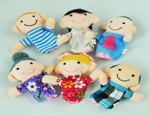 180pcslot Velvet Family Finger Puppet 6 personas Juguete de tela muñeca auxiliar Soft Plush Educatfor dolls5792011