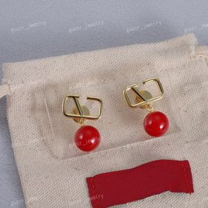 Oro de 18 quilates, alfabeto, pendientes colgantes de cuentas rojas, pendientes de diseñador para mujer, joyería, alta calidad, material de latón, elegante, romántico, día de San Valentín, Navidad