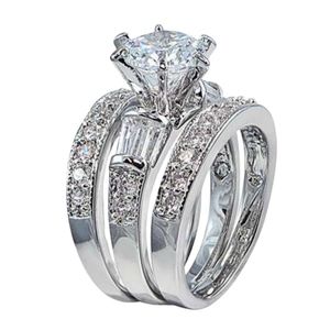 Juego de anillos de compromiso nupcial con halo de vástago dividido para mujer con diamantes blancos y circonita cúbica de oro de 18 quilates