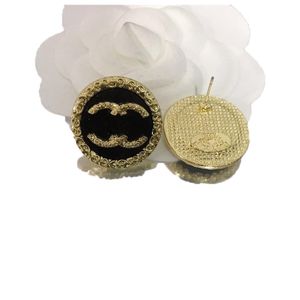 Pendientes chapados en oro de 18 quilates Pendientes con dijes Diseño Letras de moda para mujeres Pendientes Diseñador de lujo Joyería Cerraduras Parejas Familia 214U