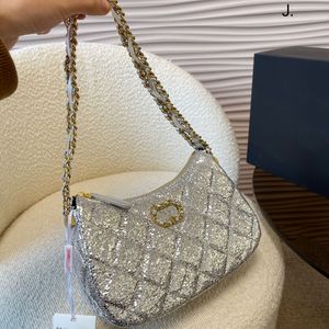 19 Sac Hobo sous les bras Sac à bandoulière élégant pour femme 23 cm Tissu brillant Diamant Or Matériel Fermoir métallique Sac à main de luxe Matelasse Sac à bandoulière à chaîne large Sacs de maquillage