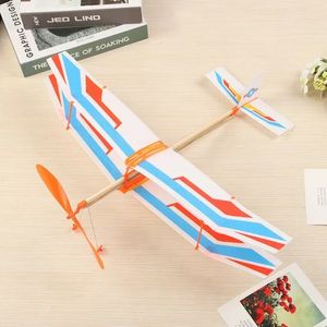 1pc mousse planeur avion avion jouet élastique Aircraft modèle alimenté pour les enfants Gift éducatif pour enfants Sport extérieur 240430