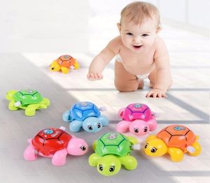 1 Uds. Tortuga bebé juguetes de cuerda animales de dibujos animados tortugas Mini juguete de cuerda para gatear juguete educativo clásico para niños Color aleatorio1660146637408
