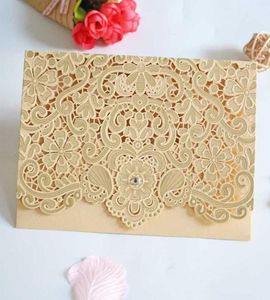 1pcs Gold Red White Laser Cut Invitations de mariage Invitations de mariage Elegant Lace Faven Enveloppes Mouringing Party Decoration5476367