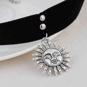 1 Uds. Gargantilla Vintage gótica profesional para mujer, collares con cinta de terciopelo negro para niñas, collar Retro con forma de sol