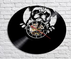 1 pieza Lovely Pug Pug Dog Silhouette Record Reloj de pared Led Diseño moderno Cabiral de cachorros Caballero creativo Decoración de arte de pared 2397690