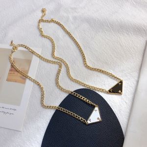 2 Couleurs Collier De Luxe Designer triangle Diplômé Tennis Asymétrique Pendentif Colliers Pour Femmes Chaîne Plaqué Or 18K Bijoux En Acier Inoxydable