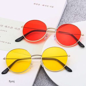 2 piezas Diseñador de lujo de moda 2023 Gafas de sol literarias Gafas de sol de moda Gafas de montura redonda Gafas de sol unisex Juguetes para niños